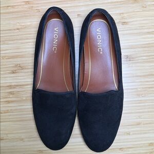 Vionic Classic Willa Black Suede Loafers